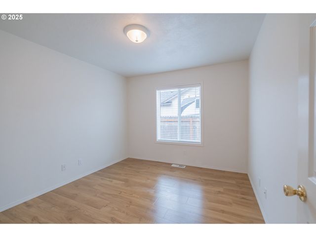 1851 COUGAR Ave, Albany, OR 97321