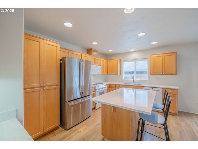 1851 COUGAR Ave, Albany, OR 97321