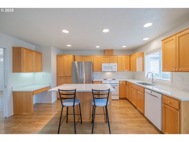 1851 COUGAR Ave, Albany, OR 97321