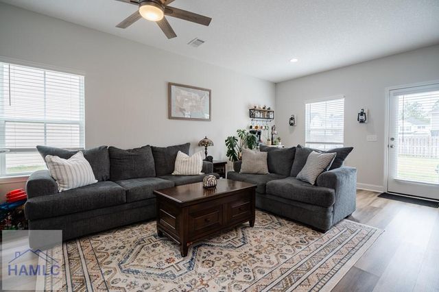 890 Grayson Avenue, Hinesville, GA 31313