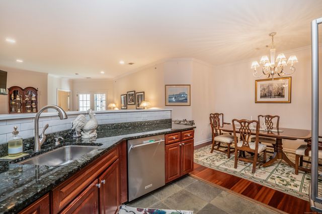 1 West Street 206, Simsbury, CT 06070