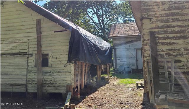 1890 Oneal Road, Whitakers, NC 27891