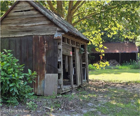 1890 Oneal Road, Whitakers, NC 27891