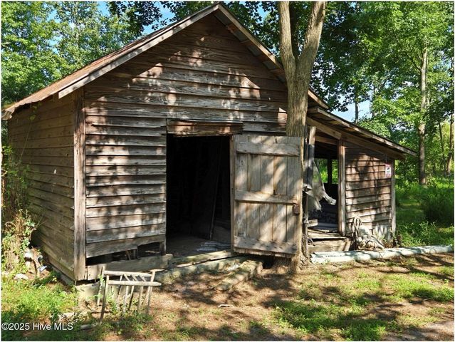 1890 Oneal Road, Whitakers, NC 27891