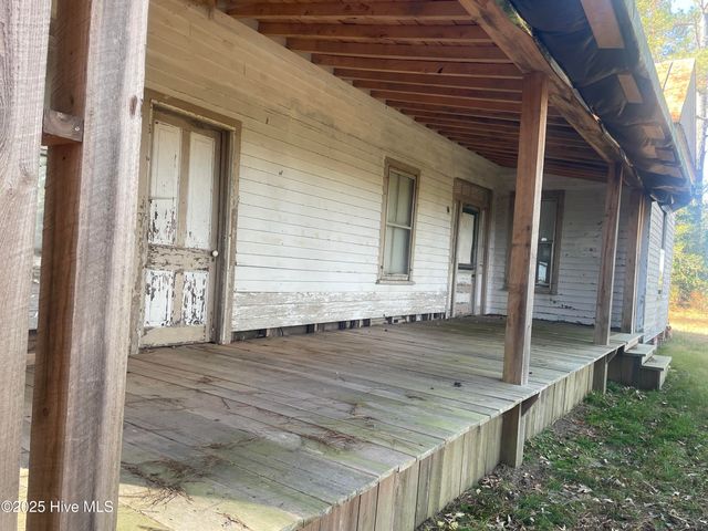 1890 Oneal Road, Whitakers, NC 27891