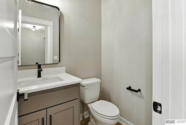 20052 R Street, Omaha, NE 68135