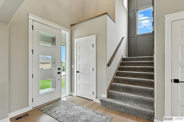 20052 R Street, Omaha, NE 68135