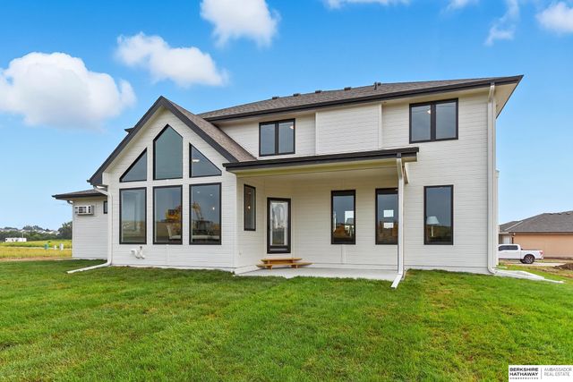 20052 R Street, Omaha, NE 68135