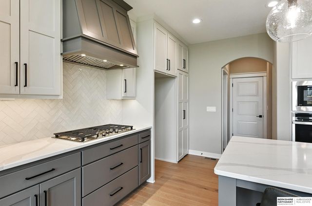 20052 R Street, Omaha, NE 68135