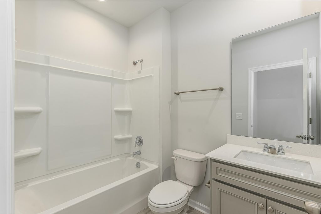 Image 11 of property listing at 799 Meadowbrook Lane, Summerville, SC 29483