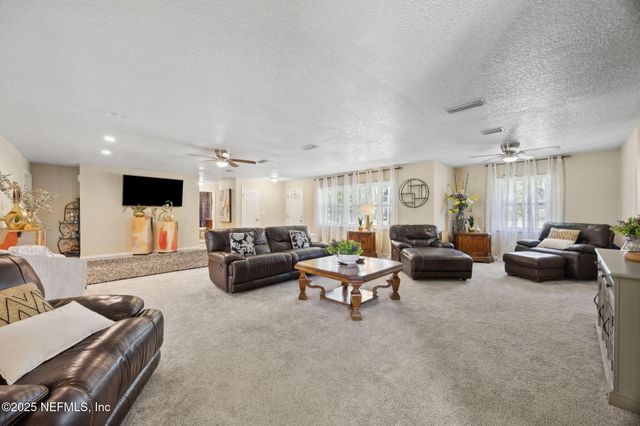 121 HERJA ACRE Lane, Palatka, FL 32177