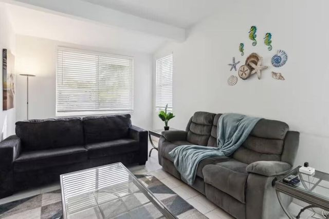 1925 NE 29th Ct, Fort Lauderdale, FL 33306