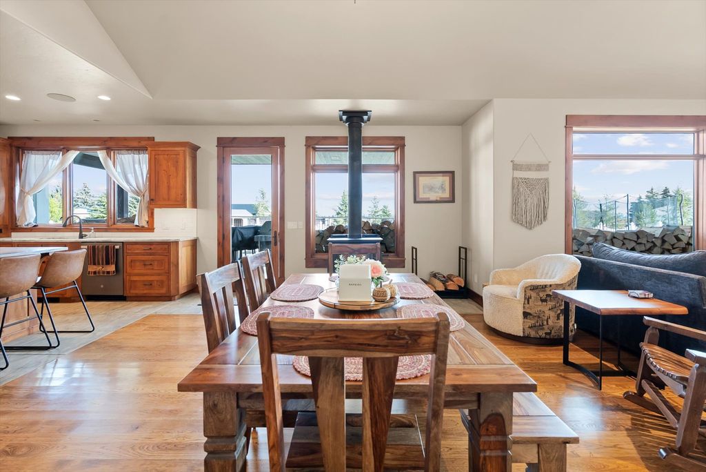 645 W Valley Drive, Kalispell, MT 59901 photo 6