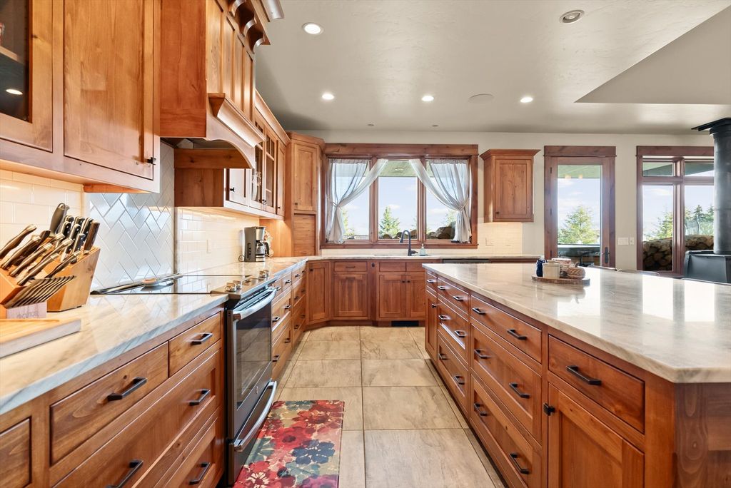 645 W Valley Drive, Kalispell, MT 59901 photo 8