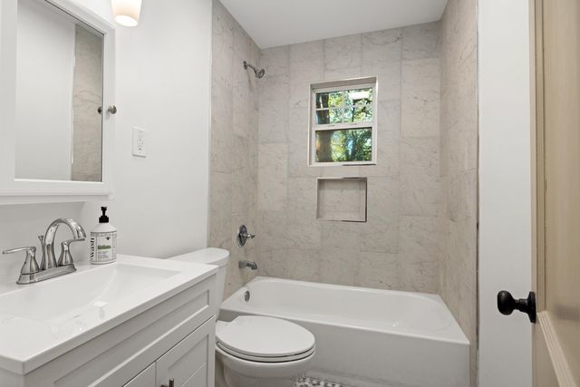 120 SYCAMORE RD, Collierville, TN 38017