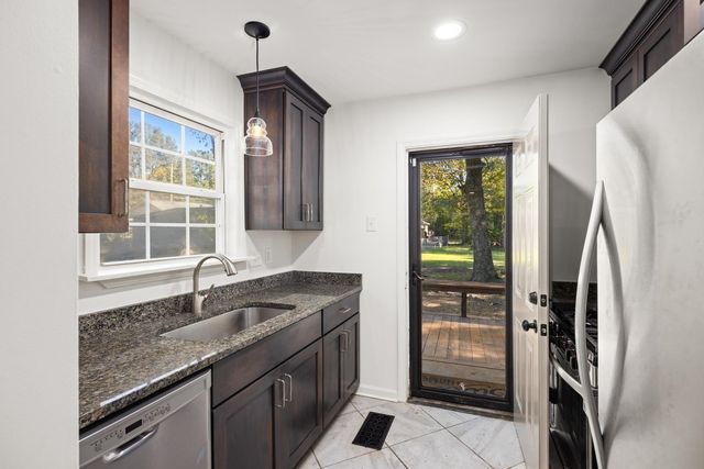 120 SYCAMORE RD, Collierville, TN 38017