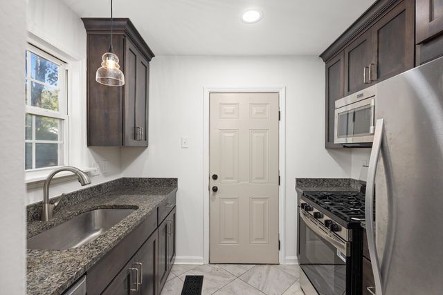 120 SYCAMORE RD, Collierville, TN 38017