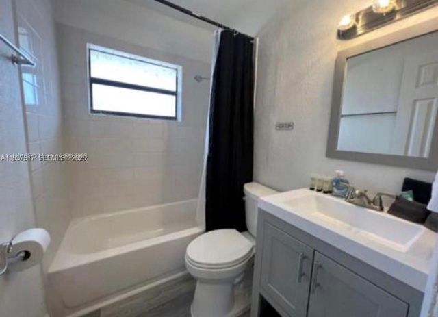 1542 NW 35th St 2, Miami, FL 33142