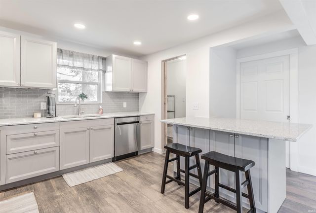 445 Hoing Road, Evansville, IN 47725