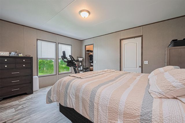 1122 Road 57221, Cleveland, TX 77327