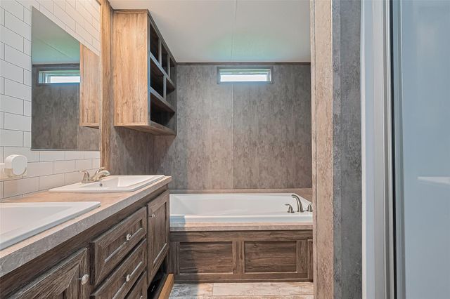 1122 Road 57221, Cleveland, TX 77327