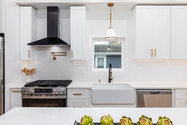 34 Waverly Pl 34, Melrose, MA 02176