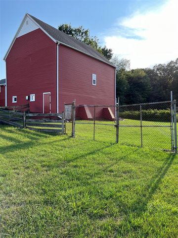 5233 124th Avenue, Fennville, MI 49408