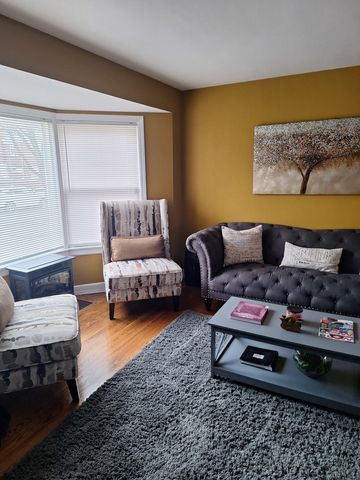 932 Bellwood Avenue, Bellwood, IL 60104