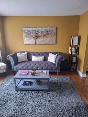 932 Bellwood Avenue, Bellwood, IL 60104