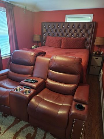 932 Bellwood Avenue, Bellwood, IL 60104