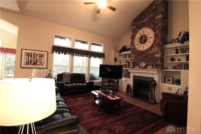 9543 Hacker Farm Lane, Centerville, OH 45458