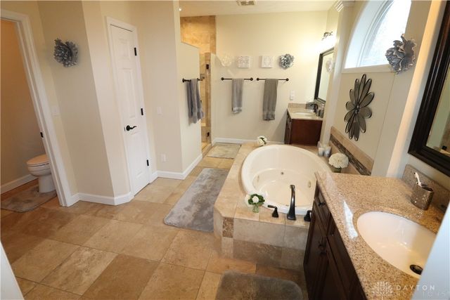 9543 Hacker Farm Lane, Centerville, OH 45458