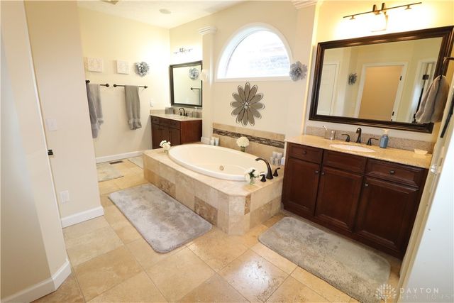 9543 Hacker Farm Lane, Centerville, OH 45458
