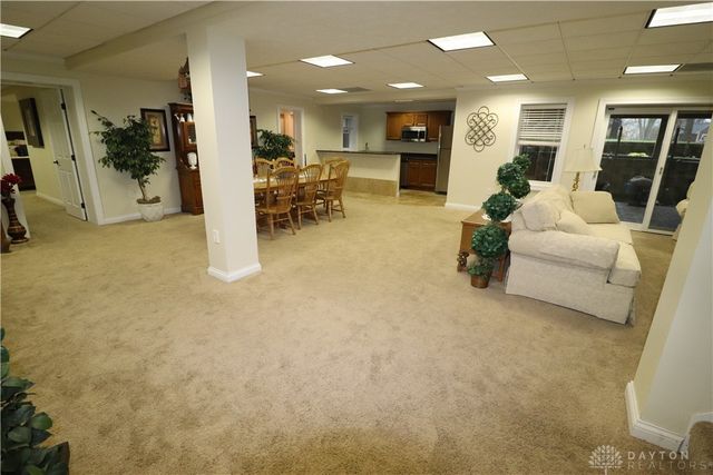 9543 Hacker Farm Lane, Centerville, OH 45458