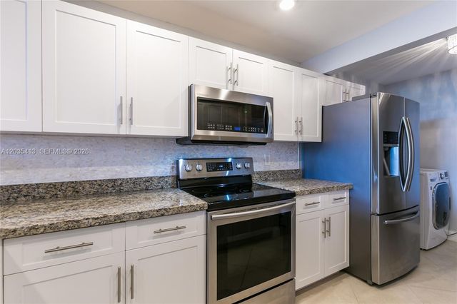 14 Royal Palm Way 6010, Boca Raton, FL 33432