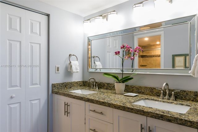 14 Royal Palm Way 6010, Boca Raton, FL 33432