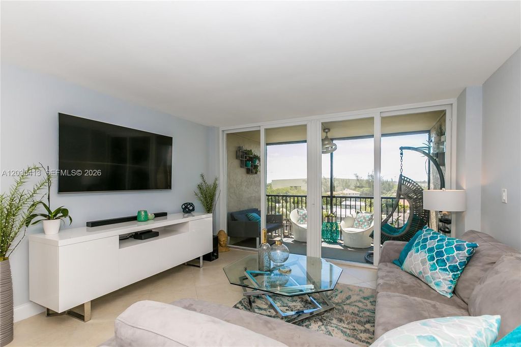 14 Royal Palm Way 6010, Boca Raton, FL 33432