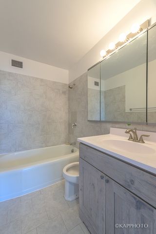 3600 N Lake Shore Drive 1216, Chicago, IL 60613