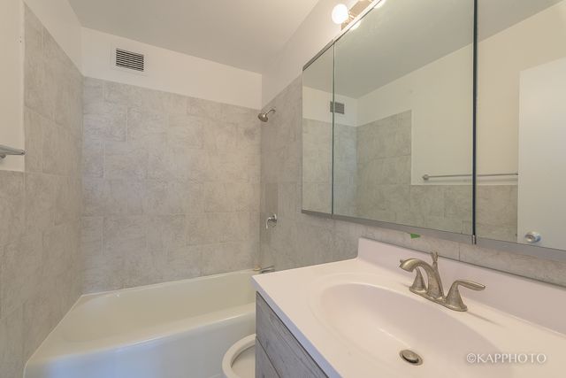 3600 N Lake Shore Drive 1216, Chicago, IL 60613