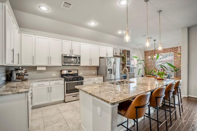 7511 Laguna Lake Drive, Spring, TX 77379