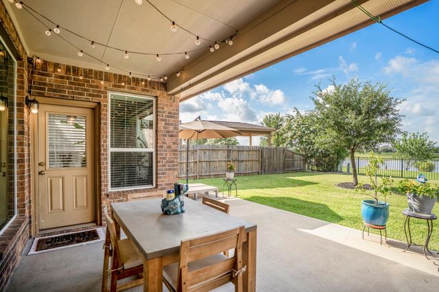 7511 Laguna Lake Drive, Spring, TX 77379
