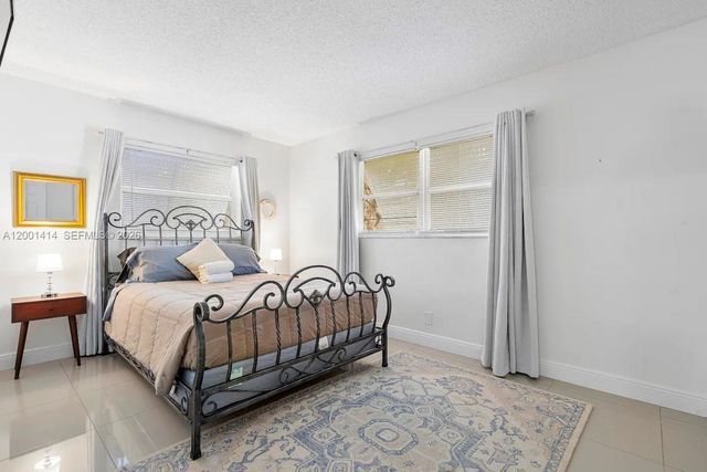 5800 NE 18th Ave, Fort Lauderdale, FL 33334