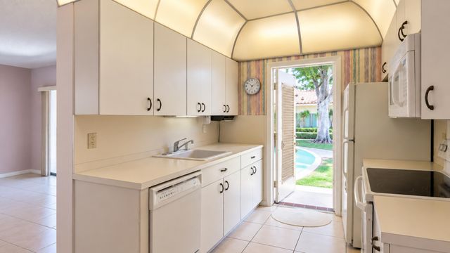 1481 S Ocean Blvd Apt 129C, Lauderdale By The Sea, FL 33062