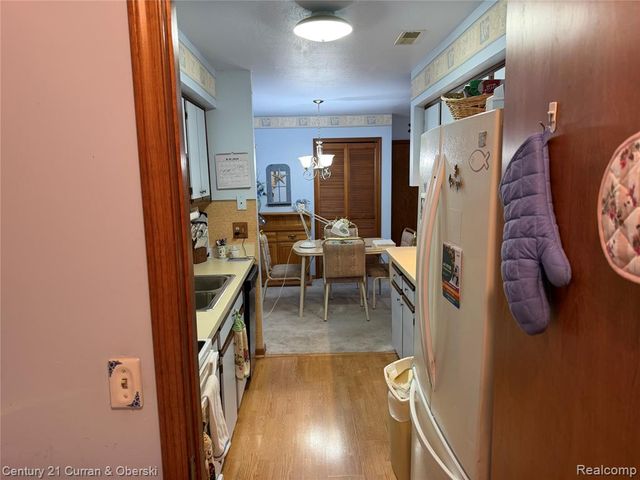 1454 Shoemaker Drive, Westland, MI 48185