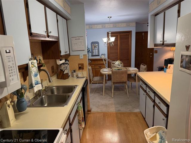 1454 Shoemaker Drive, Westland, MI 48185