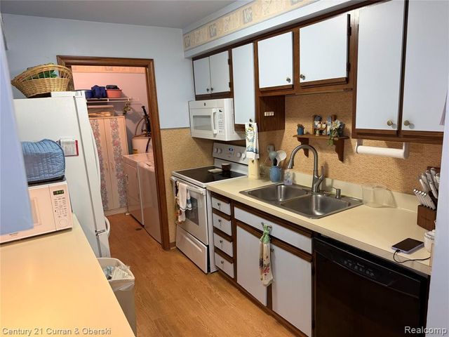 1454 Shoemaker Drive, Westland, MI 48185