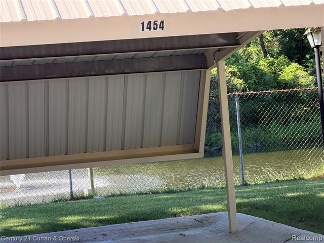 1454 Shoemaker Drive, Westland, MI 48185