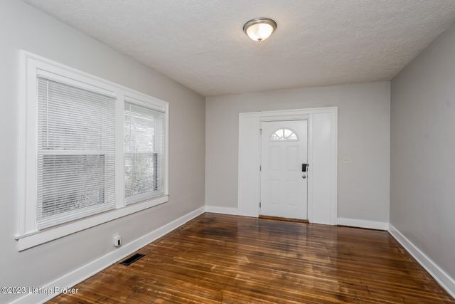 1821 W Lee St, Louisville, KY 40210