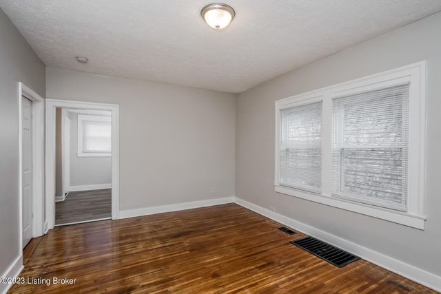 1821 W Lee St, Louisville, KY 40210