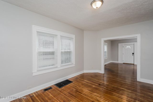 1821 W Lee St, Louisville, KY 40210